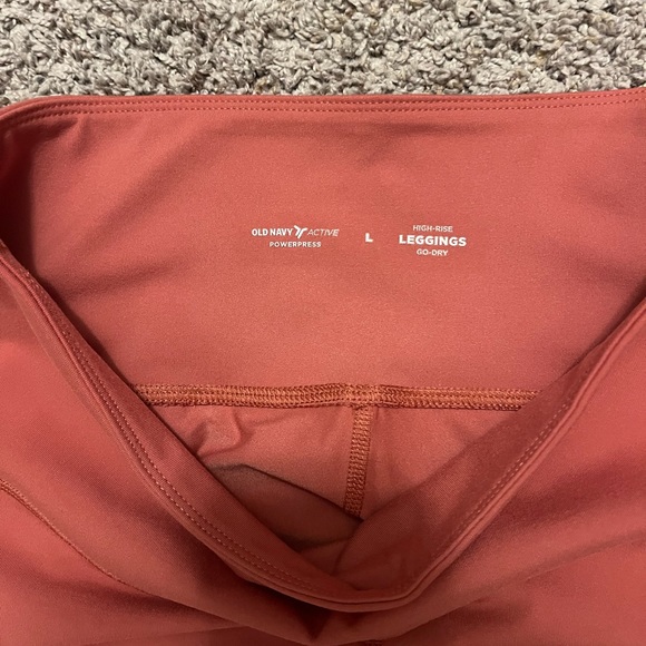 Old Navy Active, High Rise, Powerpress, GoDry, Capri leggings, Large - Picture 3 of 5
